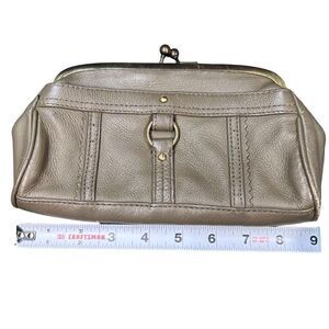 Banana Republic Women’s Olive Green Leather Texture Clutch Bag OS